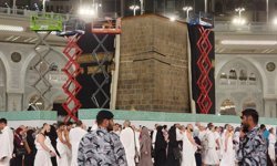 Kabe-i Muazzama duvarları bakıma alındı