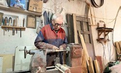 Ahşap beşik geleneğini yarım asırdır ayakta tutuyor