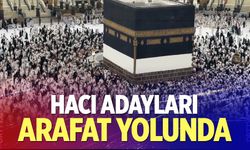 Hacı adayları Arafat yolunda