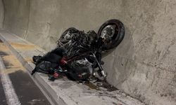 Motosiklet tutkunu sanatçı hayatını kaybetti, oğlu ağır yaralandı