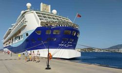 Bodrum’a 2 gemi birden geldi