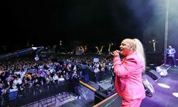 Kibariye herkesi şarkılarıyla coşturdu