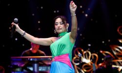 Melek Mosso Alanya'da sahneyi salladı