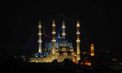 Selimiye’de hilalli sabah, objektiflere yansıdı