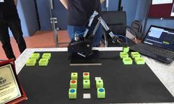 Meslek lisesi öğrencilerinin geliştirdiği robot kol Türkiye birincisi oldu