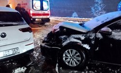 Üç aracın karıştığı kazada 8 kişi yaralandı