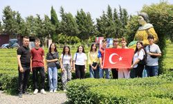 Çamelili öğrenciler hazar kıyısında: Azerbaycan’da eğitim ve kültür turu!