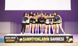 Filenin şampiyonları kupalarına kavuştu
