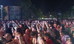 Sakiler ve Demet Akalın'dan muhteşem konser