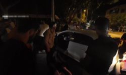 Antalya’da otomobiller kavşakta çarpıştı: 2 yaralı