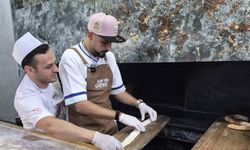 Sefo, tezgâh başına geçip kendi pidesini yaptı