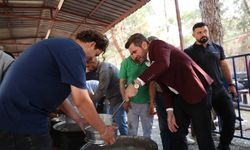 Tatık, keşkek kazanının başına geçti