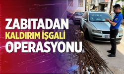 Zabıtadan kaldırım işgali operasyonu