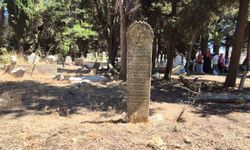 Mezar taşları konuşacak
