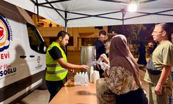 Mevlid Kandili’nde gönüllere dokunan ikram