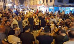 Dünya şampiyonu olan genç güreşçi Özdenur’a coşkulu karşılama