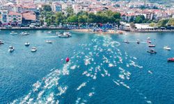 İzmit Körfezi’ni yüzerek geçtiler