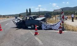 Otomobiller çarpıştı: 1 ölü, 4 yaralı