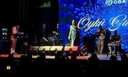 Öykü Gürman’dan Bodrum’da unutulmaz konser, sahnede doğum günü sürprizi