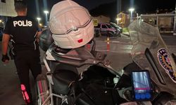 Dur’ ihtarına uymayan 15 yaşındaki sürücü polise çarptı