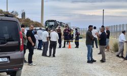 Devrilen kamyonetteki 15 yaşındaki sürücü hayatını kaybetti