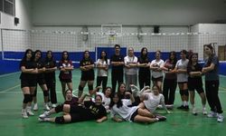 Liseli voleybolcular ilk idmanına çıktı