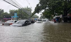 Bangkok’u sel vurdu: 50 ilçe afet bölgesi ilan edildi
