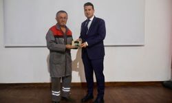 56 yıllık tamirci Çivril'de Yılın Ahisi seçildi
