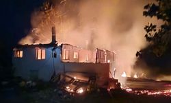 Acıpayam’da çıkan ev yangınında büyük hasar oluştu