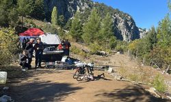 Yazılı Kanyon'da mahsur kalanlar için dron ile erzak gönderiliyor