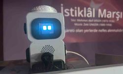 Takkesi ve parlayan gözleri ile çocukların arkadaşı robot ’Hacı Abi’