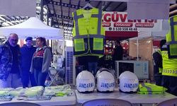Jandarma sürücülere reflektörlü yelek hediye etti