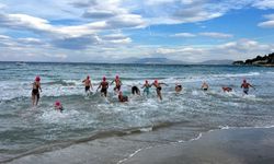 Kuşadası’nda kulaçlar kız öğrencilerin eğitimi için atıldı