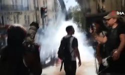 Paris’teki lise eylemlerinde yüz binlerce kişi sokağa döküldü