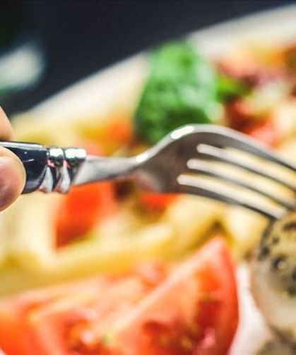 "Bayramda ani beslenme değişimi riskli!"