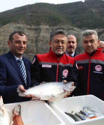 Bakan Yumaklı: "Türk somonu ihracatı 500 milyon dolara ulaştı"