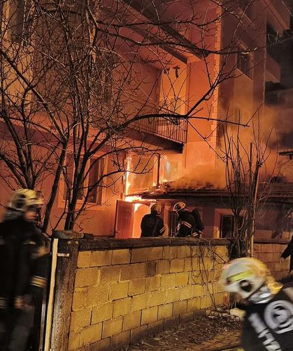 Denizli’de odunluk yangını korkuttu