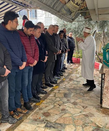 Matematik öğretmeni halı sahada hayatını kaybetti!