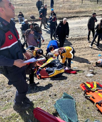 Korkutan kaza! Tır yolcu minibüsüne çarptı: Çok sayıda yaralı var...