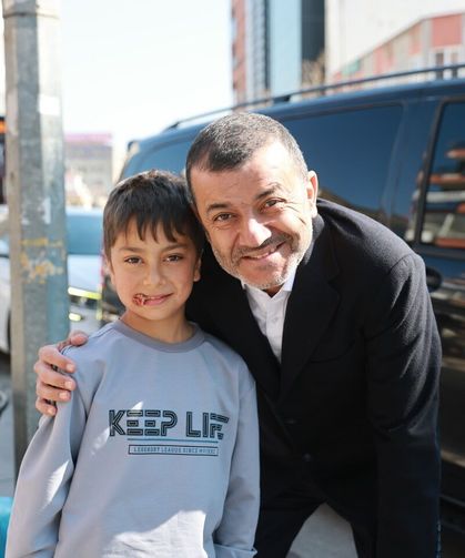 Çavuşoğlu’ndan vatandaşlarla sıcak buluşma