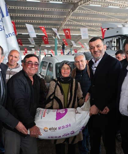 19 ilçede binlerce çiftçiye gübre desteği verildi
