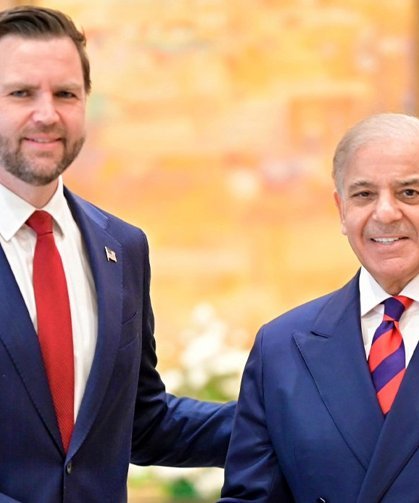 ABD Başkan Yardımcısı Vance, İranlı heyetle yüz yüze görüştü