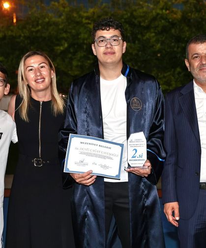 Başkan Çavuşoğlu’nun mezuniyet sevinci