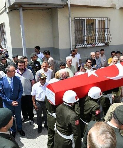 Kıbrıs Gazisi İbrahim Bahçeli son yolculuğuna uğurlandı