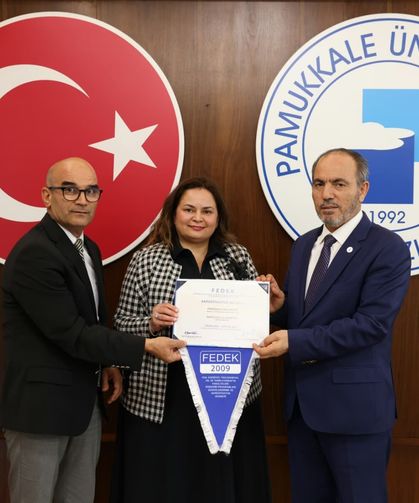 PAÜ İngiliz Dili ve Edebiyatı Bölümünden Çifte Başarı