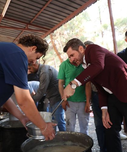 Tatık, keşkek kazanının başına geçti