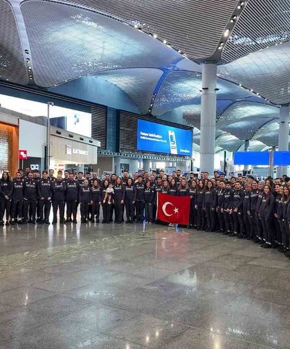Bakan Bak: "Milli sporcularımız ülkemizin tanıtımında da önemli rol üstleniyor"