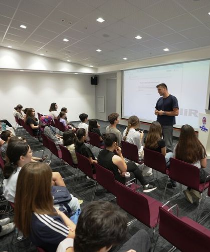 Gençler Denizli Büyükşehir ile dünyaya açıldı