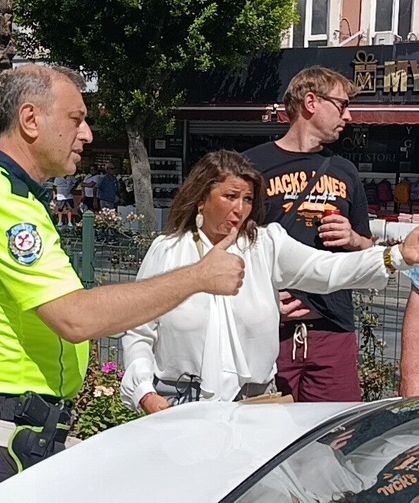 Alman turist şokta! Yayaya yol verdi, sonrası şaşırttı
