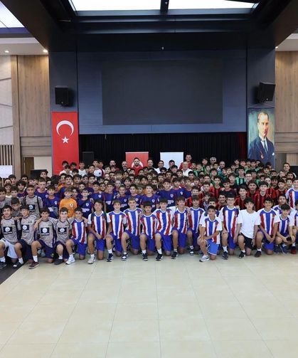 Merkezefendi’de futbolun yeni sezon kuralları konuşuldu